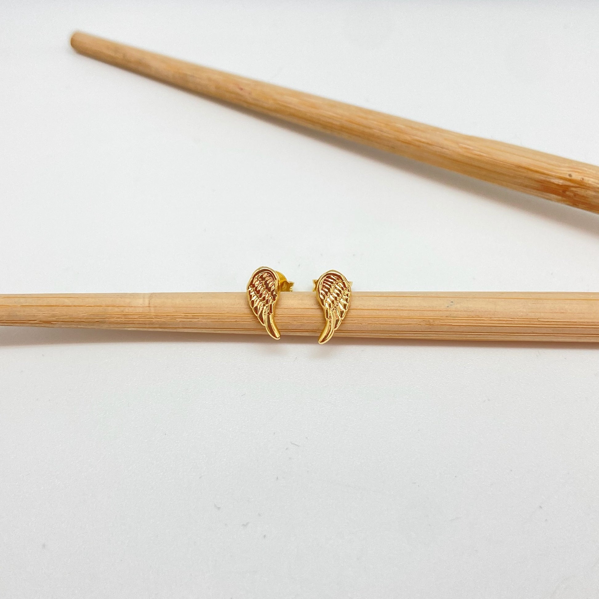 XO287 Aro 1 alita 11 x 6 mm Aro Baño Oro Aros Bañados hecho de Bronce Bañado en Oro 18K Joyas Bañadas en Oro