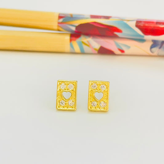 Joyas por Mayor Joyas Bañadas en Oro por Mayor Insumos para Joyas XO545 Aro Naipe Corazón con Circones 8.5 x 4 mm Espesor 1.6 mm Aro Baño Oro