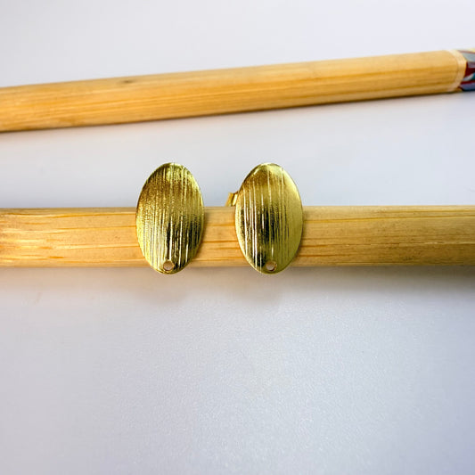 Joyas por Mayor Joyas Bañadas en Oro por Mayor Insumos para Joyas BO122 Base Ovalada Lijada 12 x 8 mm con perforación inferior Base de Aro Baño Oro