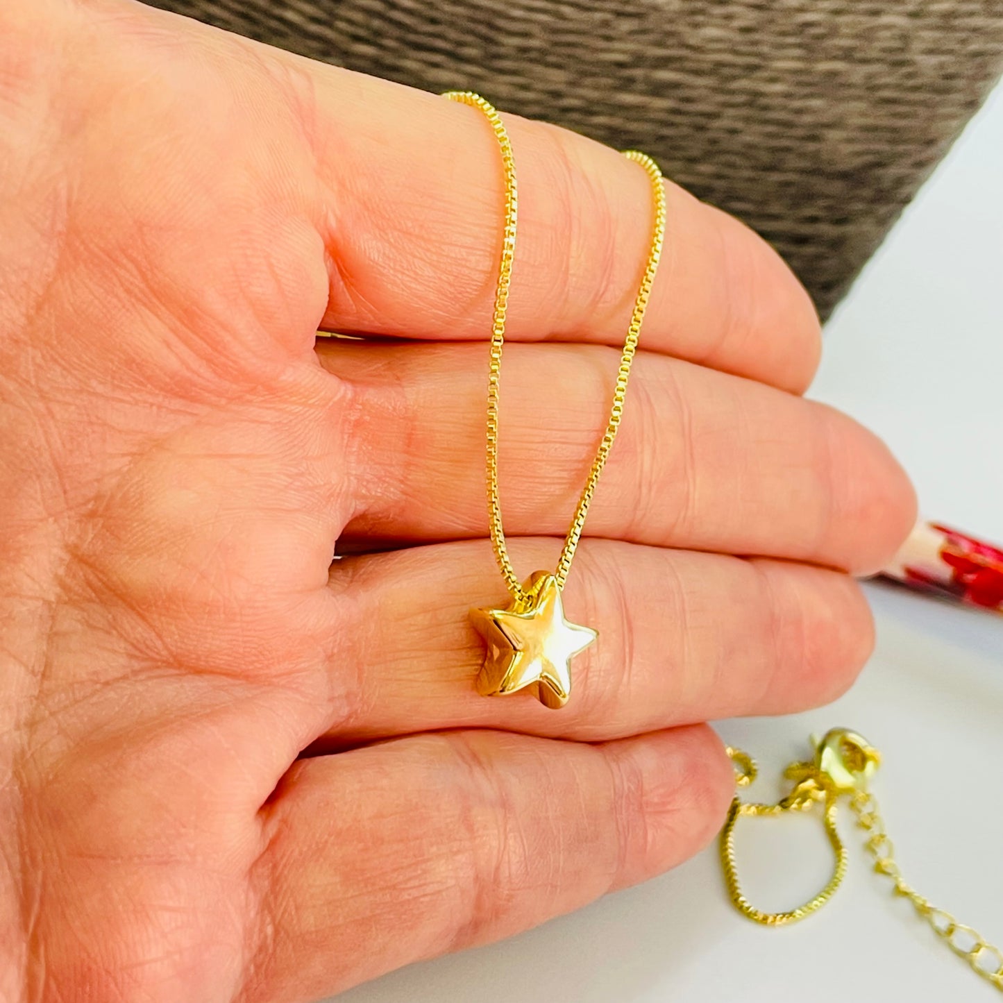 CO184 Collar con Estrella pasada Cadena veneciana 1 mm Estrella doble faz lisa y martelada 10 mm espesor 4 mm Largo 40 cm más extensor 6 cm  Collar Terminado Baño Oro