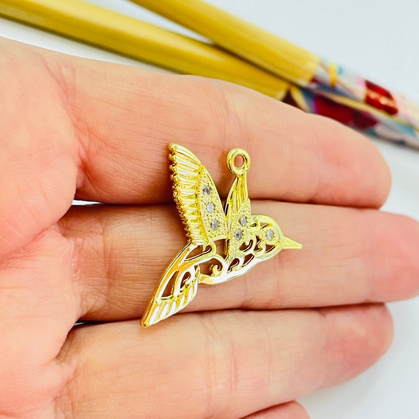 FO1218 Colgante Colibrí Calado Circones 25 x 25 mm Espesor 1.1 mm Figura Baño Oro