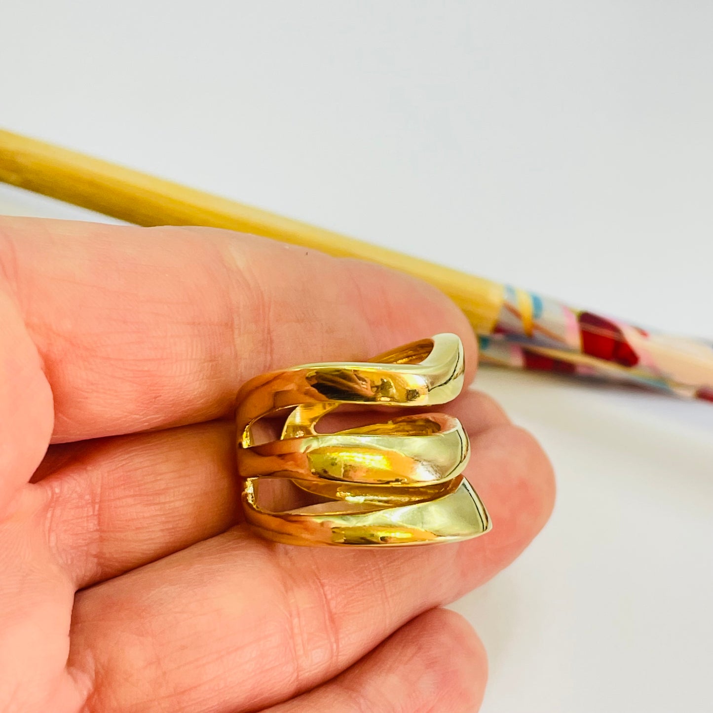 WO73 Anillo tipo Triple Ancho Mayor 17 mm Espesor Mayor 4 mm Menor 1 mm Medida app. 15 Anillo Baño Oro