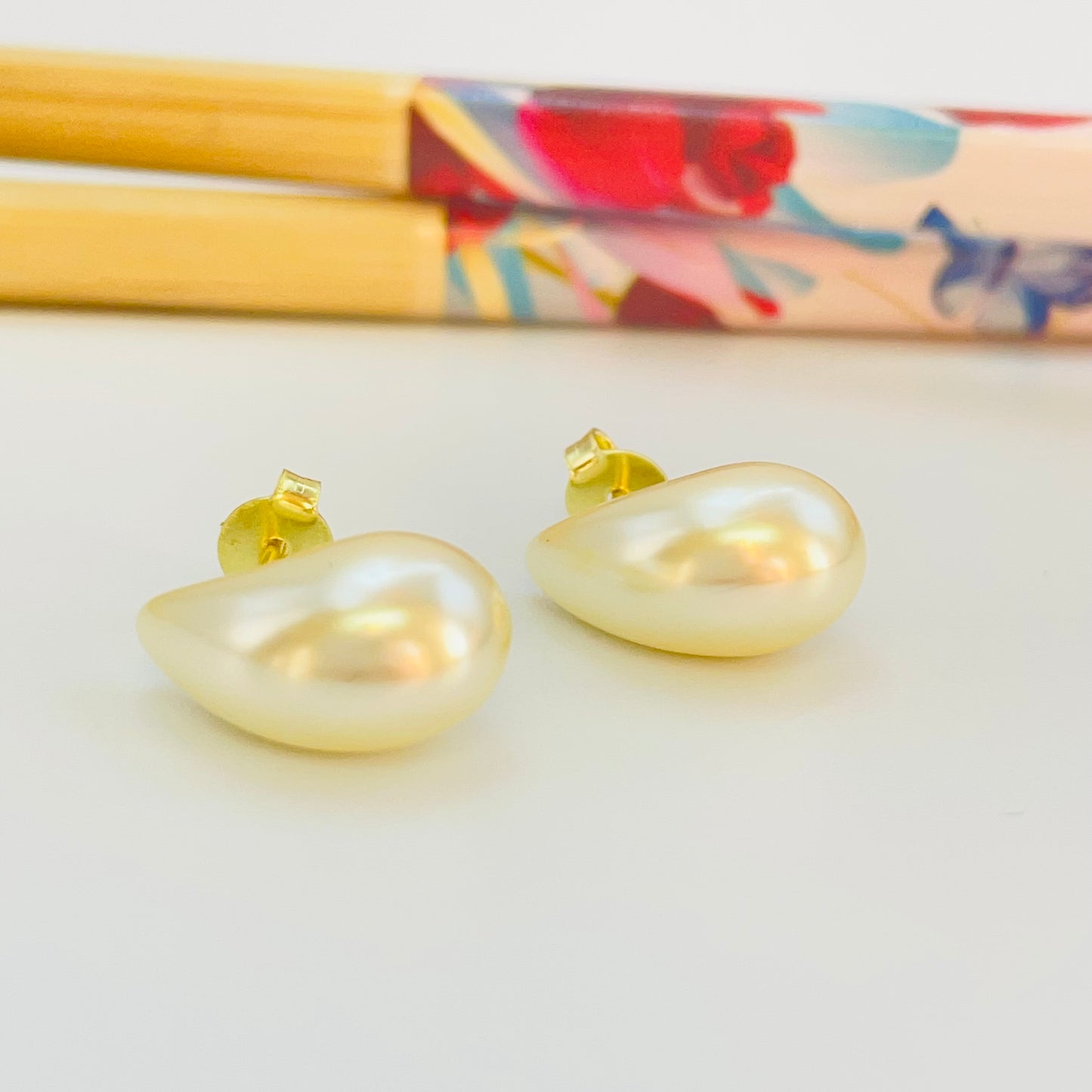 XO546 Aro Perla Gota 16 x 8 mm Espesor mayor 10 mm Aro Baño Oro