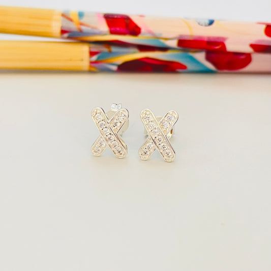 XP406 Aro en Cruz con circones 10 x 7 mm espesor 2 mm Aro Baño Plata Aros Bañados hecho de Bronce Bañado en Plata 50 ml Joyas Bañadas en Plata