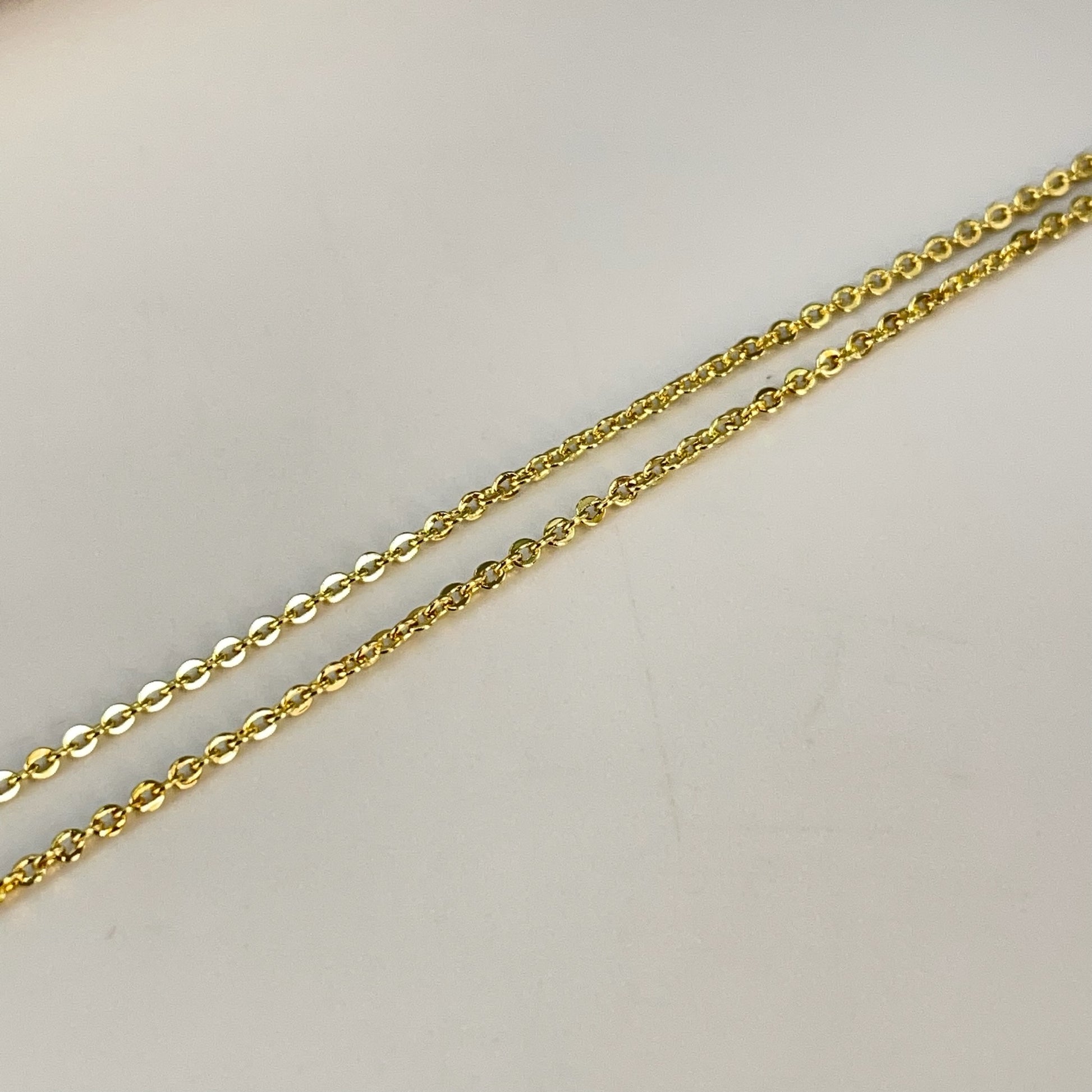 CO189 Collar con colgante mariposa calada 15x25 mm Espesor 0.8 mm Cadena candado eslabones 1.5 mm Largo 40 cm más extensor 5 cm Collar Terminado Baño Oro Cadenas Bañadas hecho de Bronce Bañado en Oro 18K Joyas Bañadas en Oro