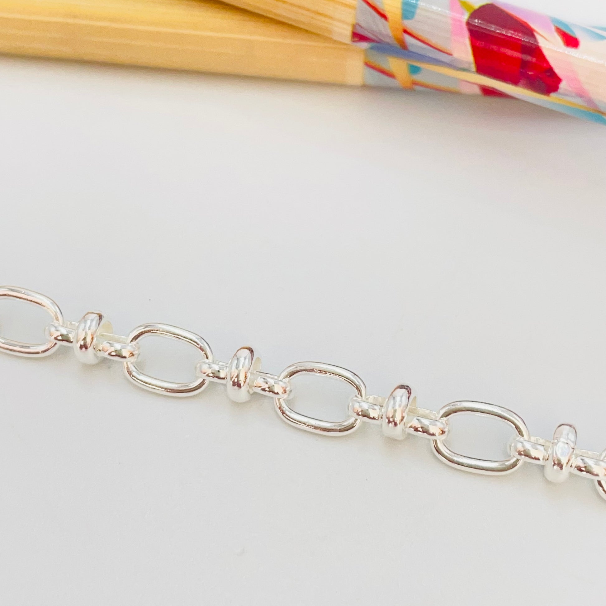 Joyas por Mayor Joyas Bañadas en Plata por Mayor Insumos para Joyas PP23 Pulsera Eslabones Alternados 8 x 5.5 mm Espesor 1 mm Largo 17 cm mas extensor de 3 cm terminal mini corazón Pulsera Baño Plata