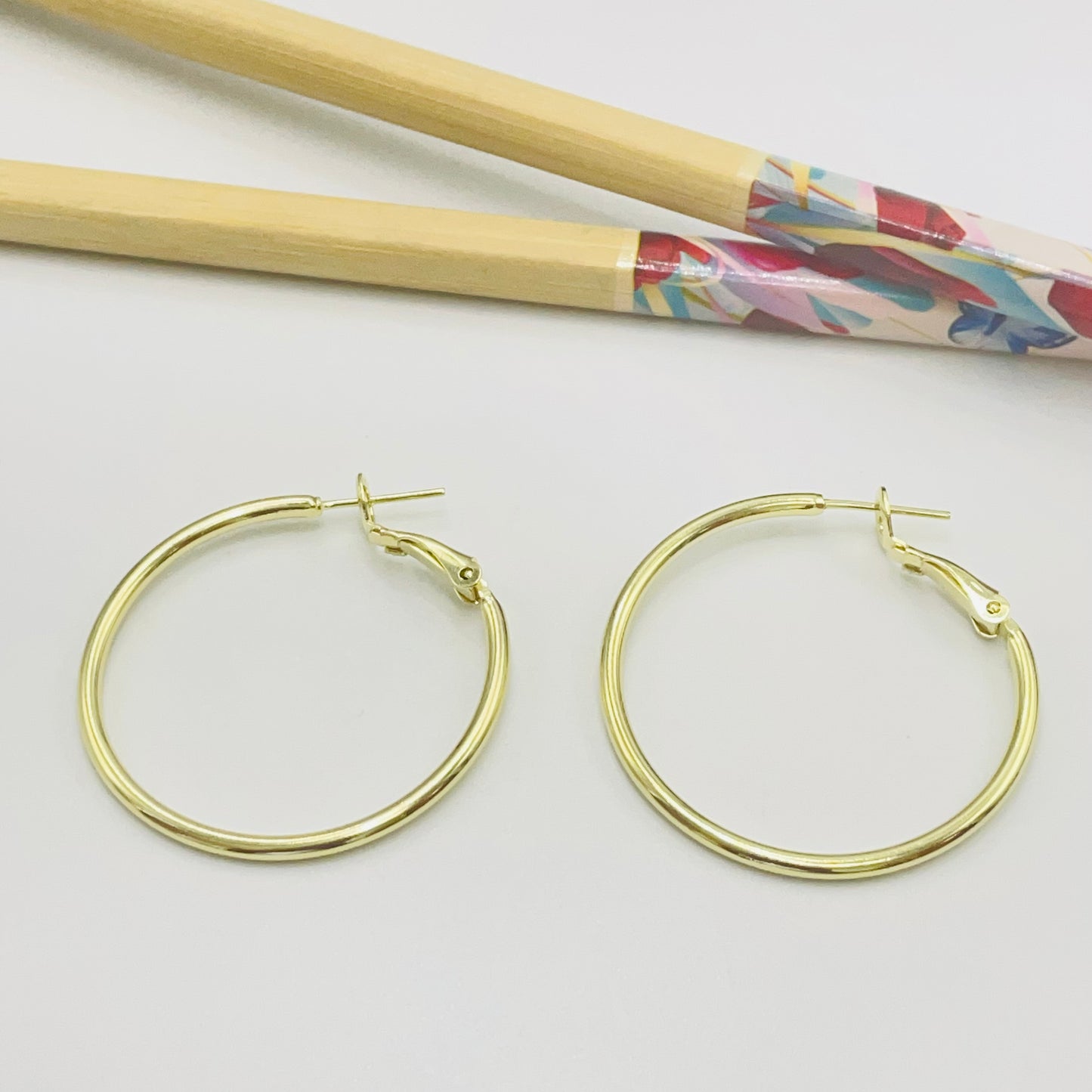 XO156 Aro Argolla Tubo diá.35 mm espesor 2 mm Broche articulado Aro Baño Oro Aros Bañados en Oro y Plata hecho de Bronce Bañado en Oro 18K