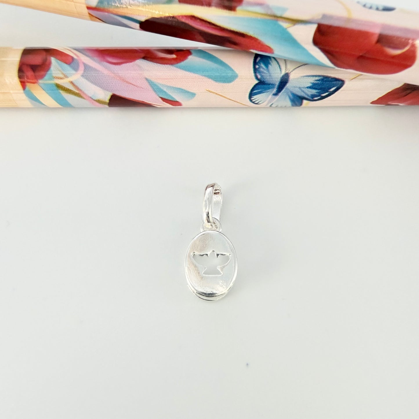 FP1250 Colgante Ovalado Espíritu Santo Calado con galería 8 x 6 mm más valier Espesor 3 mm Figura Baño Plata