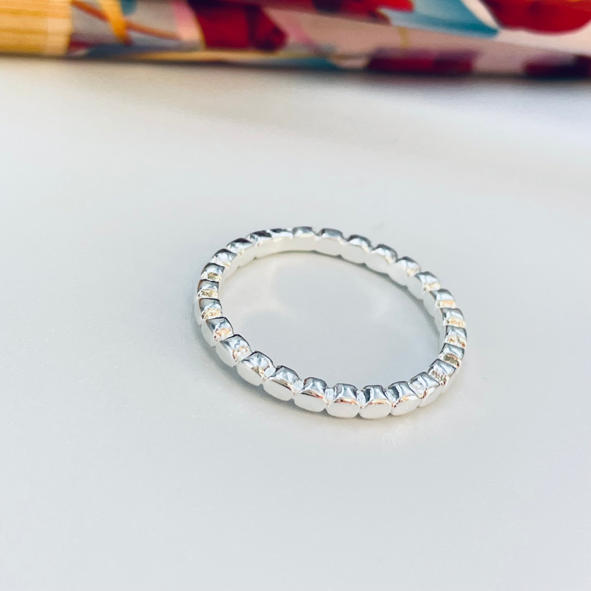 WP64 Anillo Bolitas Aplanadas Ancho 2.1 mm Espesor 2.1 mm Anillo Baño Plata Anillos Bañados hecho de Bronce Bañado en Plata 50 ml Joyas Bañadas en Plata