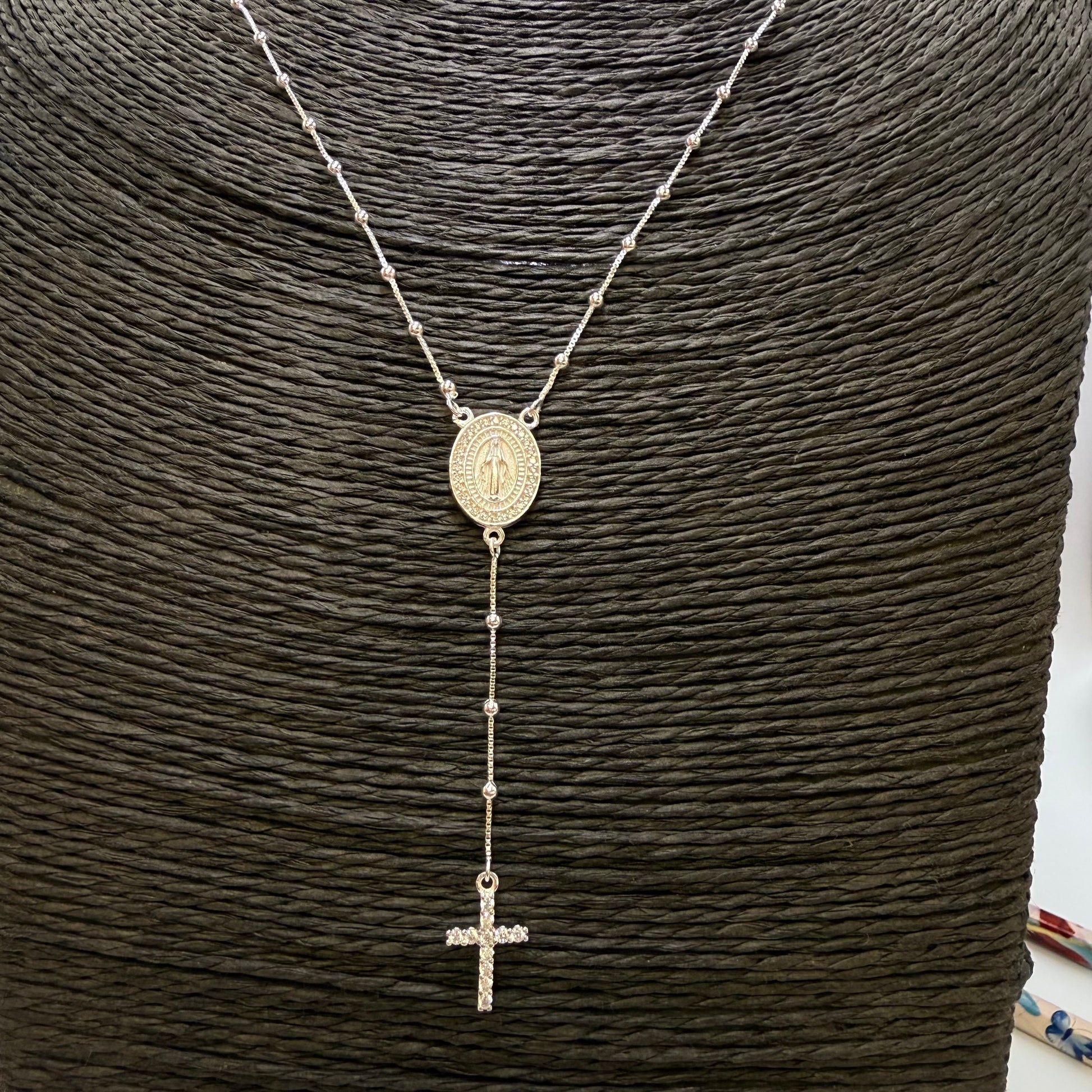 Joyas por Mayor Joyas Bañadas en Plata por Mayor Insumos para Joyas CP234 Rosario Virgen de los milagros Borde con mini circones 14x1 mm Cadena veneciana bolitas de 2 mm 60 cm Largo cascada 5.5 mm cruz con circones 10x8 mm Cadena Terminada Baño Plata