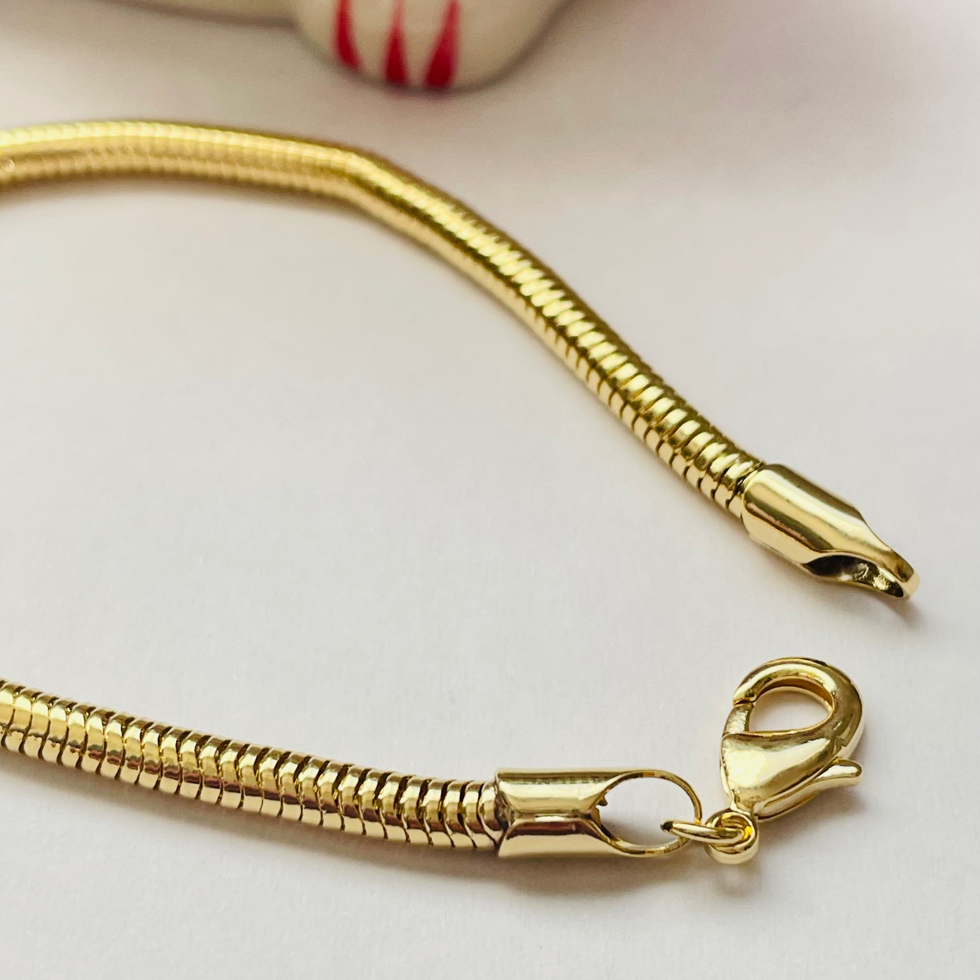 PO18 Pulsera Tipo Pandora Espesor 3 mm Largo 17.7 cm Pulsera Baño Oro Pulseras hecho de Bronce Bañado en Oro 18K Joyas Bañadas en Oro