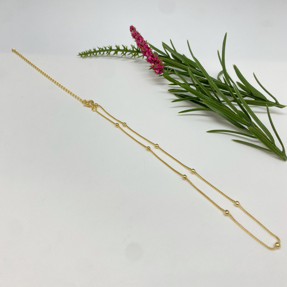 CO250 Cadena Veneciana espesor 0.8 mm con bolitas diá. 2.8 mm Largo 30 cm más extensor de 10 cm Cadena Terminada Baño Oro