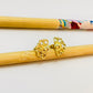 Joyas por Mayor Joyas Bañadas en Oro por Mayor Insumos para Joyas XO525 Aro Media Flor Margarita Calada 13 x 8.5 mm Espesor 1.5 mm Aro Baño Oro