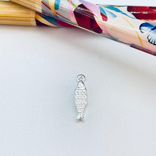 Joyas por Mayor Joyas Bañadas en Plata por Mayor Insumos para Joyas FP1232 Colgante Pez Koi 12 x 4 mm más argollita Espesor 1.5 mm Figura Baño Plata