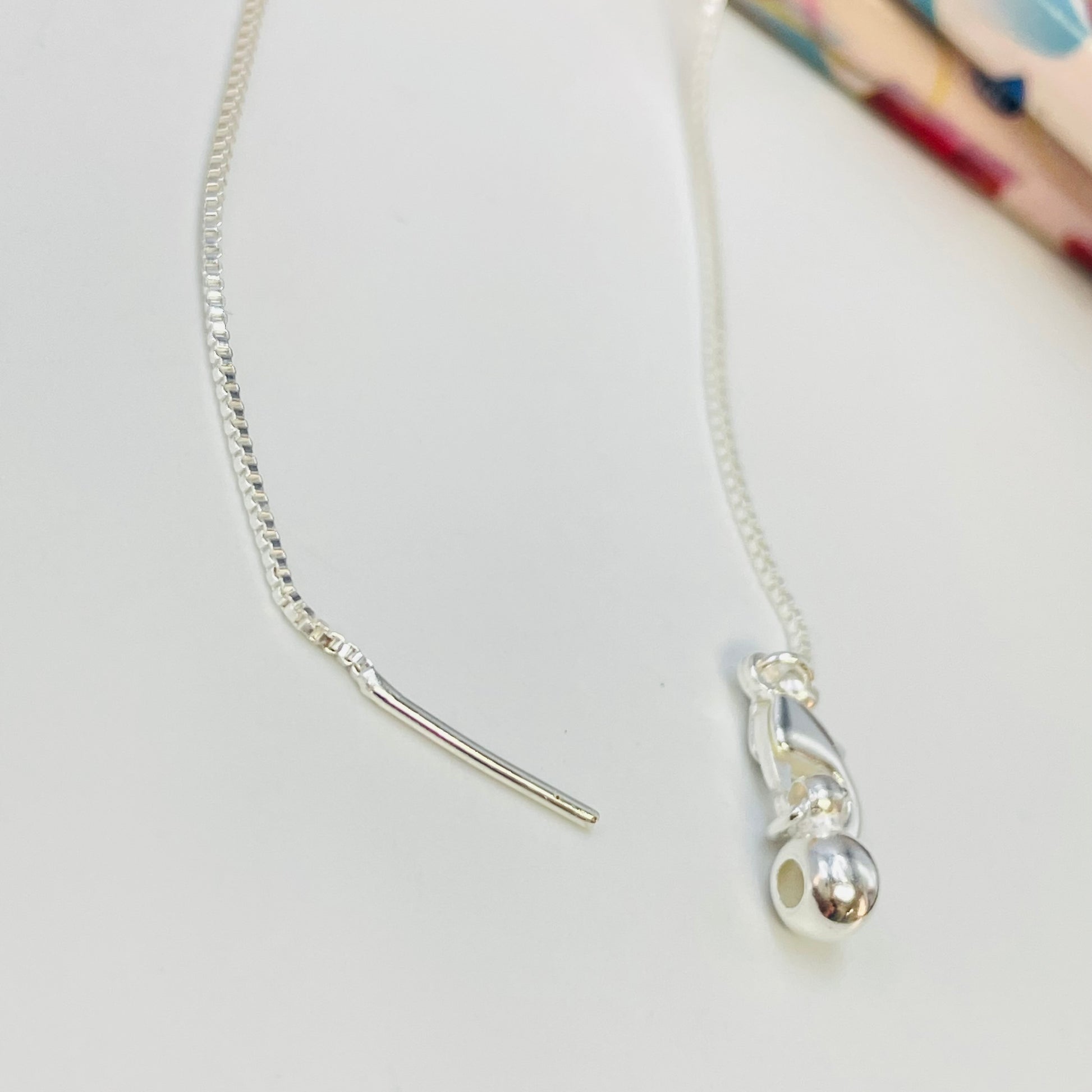 Joyas por Mayor Joyas Bañadas en Plata por Mayor Insumos para Joyas CP209 Cadena Veneciana de 1mm con bolita con silicona y palito Cadena Terminada Baño Plata