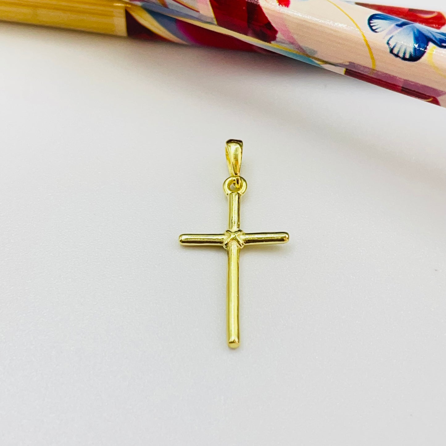 FO1036 Colgante Cruz 20 x 12 mm mas valier Espesor 1.8 mm Figura Baño Oro