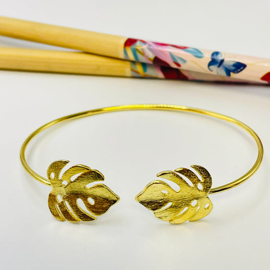 Joyas por Mayor Joyas Bañadas en Oro por Mayor Insumos para Joyas EO28 Esclava con Monstera en puntas 20 x 17 mm Diá. 65 mm espesor 1.5 mm Esclava Baño Oro