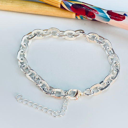 PP16 Pulsera Eslabones Candado con rayitas 17 cm mas extensor 5 cm Eslabón 8 x 6 mm Espesor 1.2 mm Pulsera Baño Plata Pulseras hecho de Bronce Bañado en Plata 50 ml Joyas Bañadas en Plata
