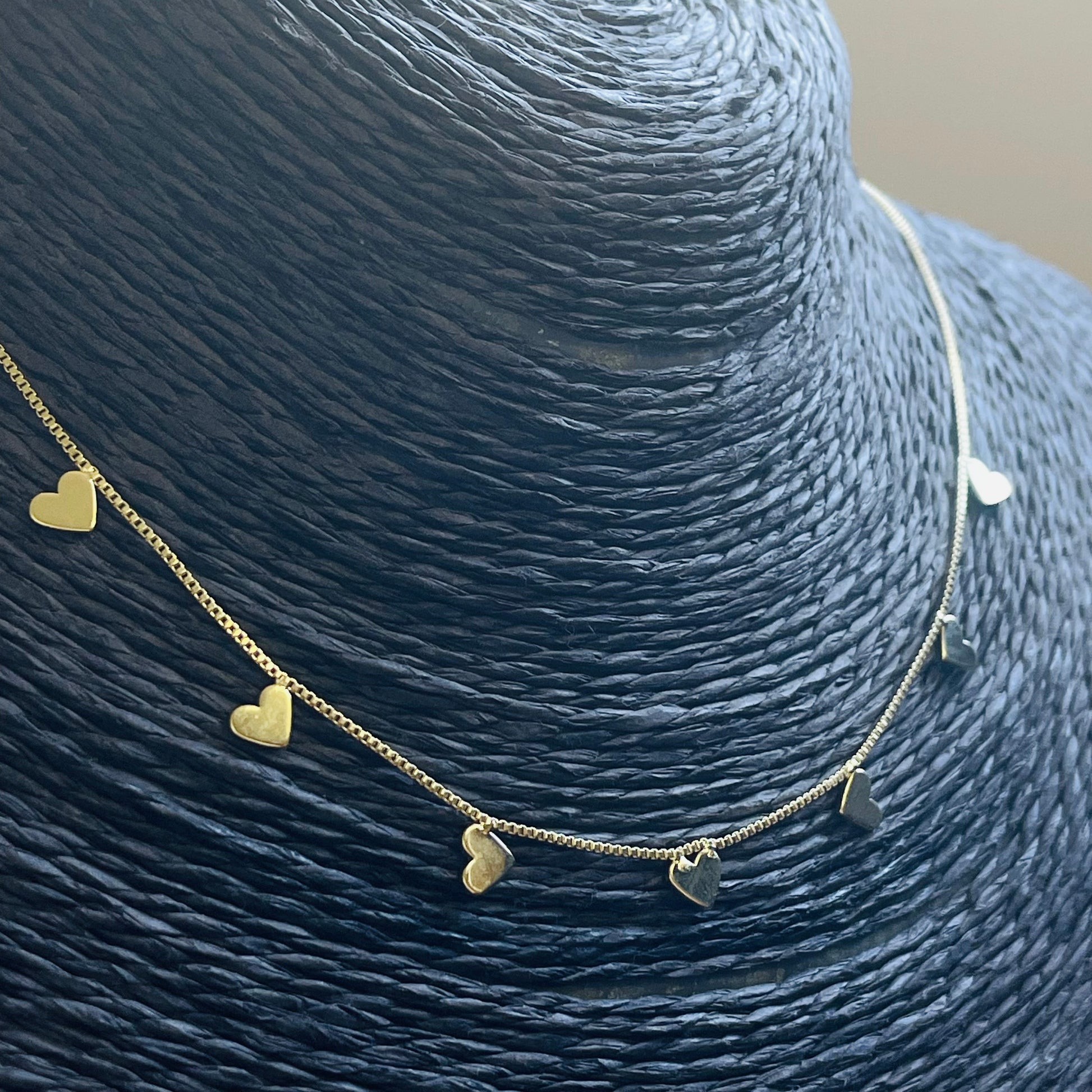 Joyas por Mayor Joyas Bañadas en Oro por Mayor Insumos para Joyas CO218 Collar 7 Mini Corazones 6x6 mm Cadena Veneciana Espesor 1 mm Largo 40 cm más extensor 7 cm con terminal mini circón Collar Terminado Baño Oro