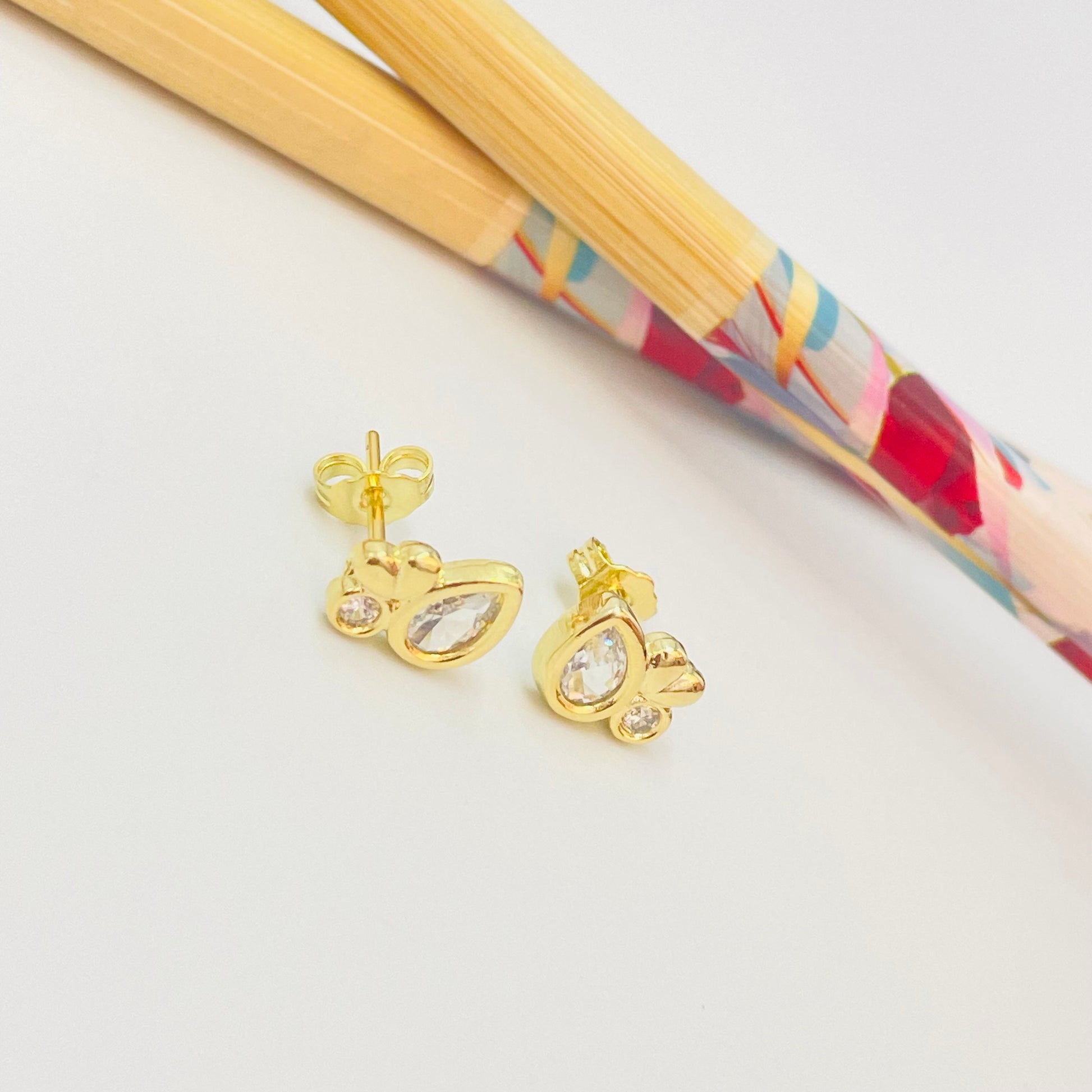 Joyas por Mayor Joyas Bañadas en Oro por Mayor Insumos para Joyas XO479 Aro Doble Punto de Luz Gota y Redondo mini 11 x 10 mm Espesor 2 mm Aro Baño Oro