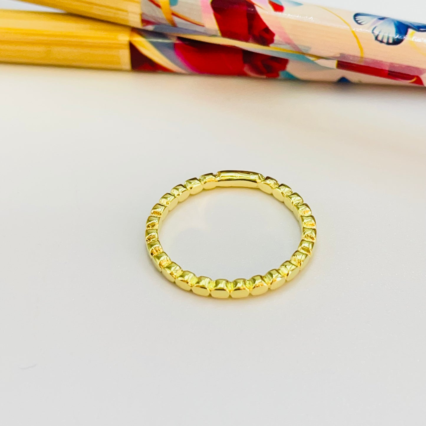 WO64 Anillo Bolitas Aplanadas Ancho 2.1 mm Espesor 2.1 mm Anillo Baño Oro