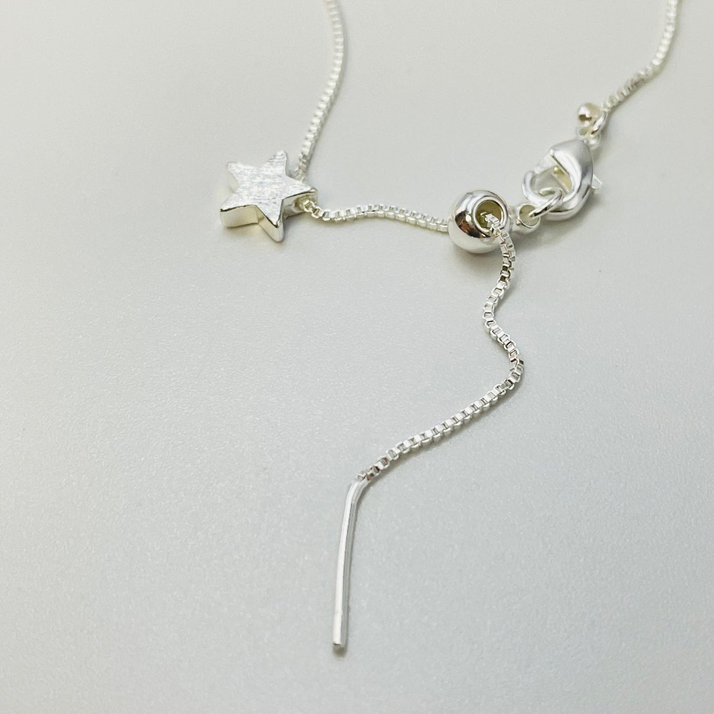 Joyas por Mayor Joyas Bañadas en Plata por Mayor Insumos para Joyas CP209 Cadena Veneciana de 1mm con bolita con silicona y palito Cadena Terminada Baño Plata