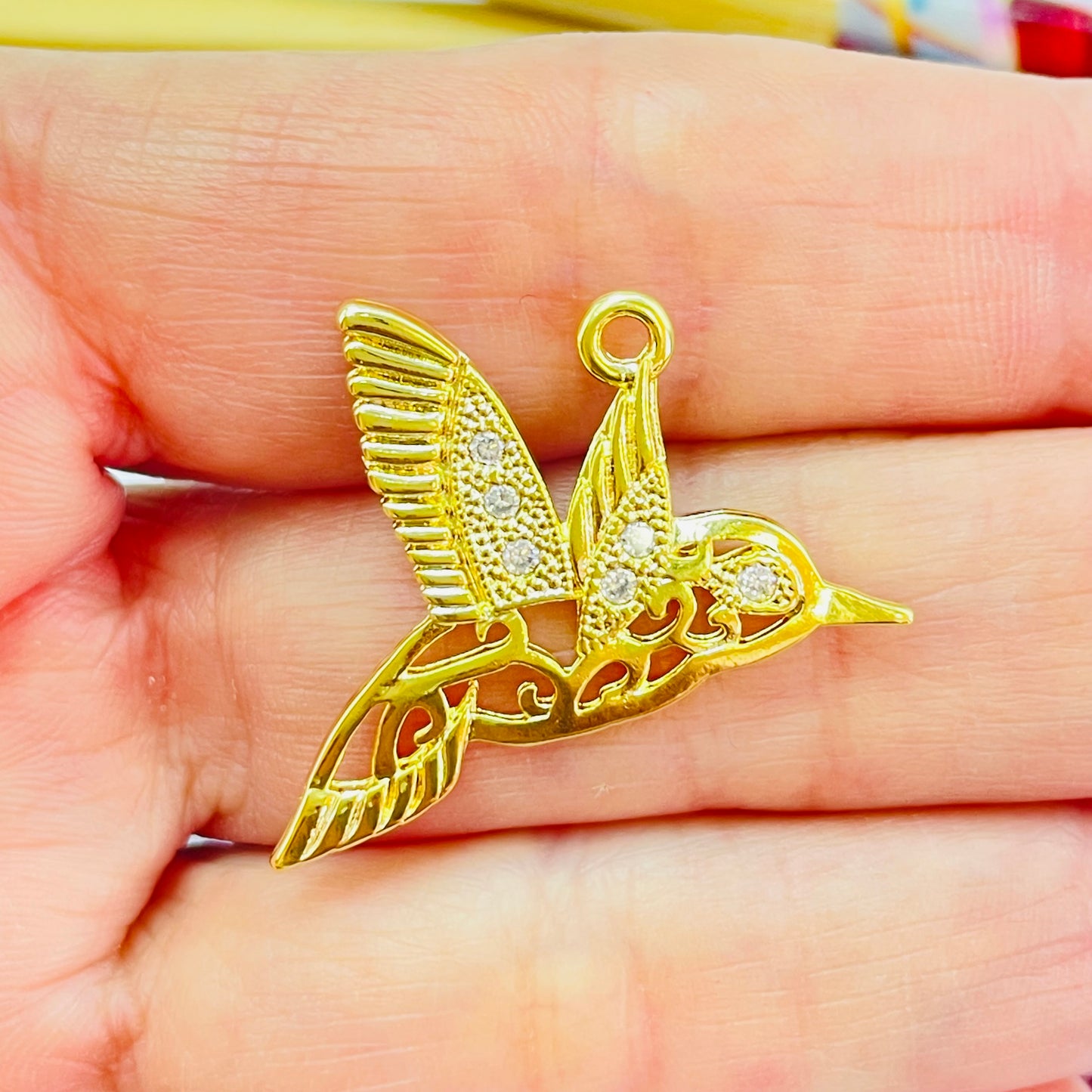 FO1218 Colgante Colibrí Calado Circones 25 x 25 mm Espesor 1.1 mm Figura Baño Oro