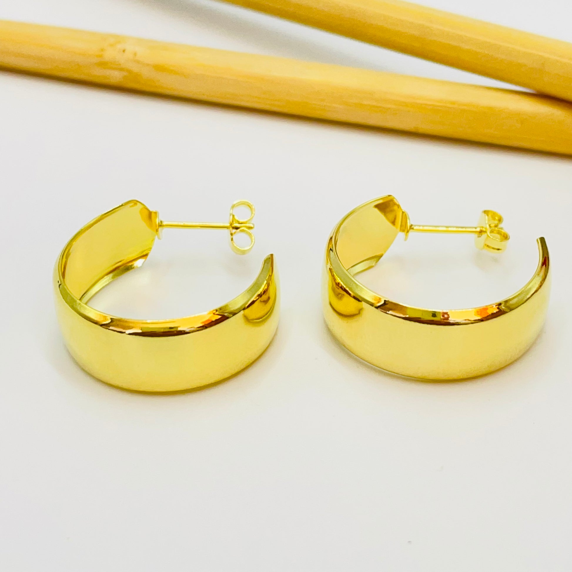 Joyas por Mayor Joyas Bañadas en Oro por Mayor Insumos para Joyas XO499 Aro Argolla Ancha Diá. 24 mm Ancho 10 mm Espesor 0.8 mm Aro Baño Oro