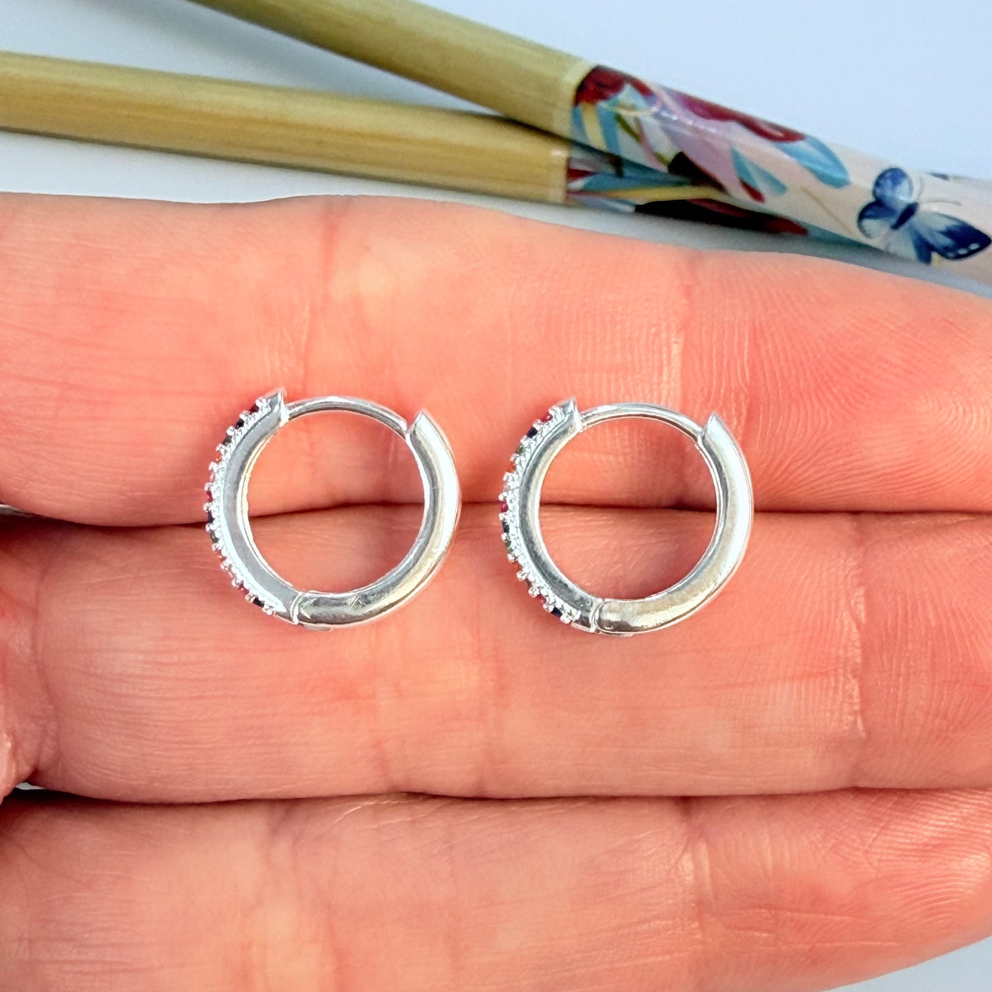 Joyas por Mayor Joyas Bañadas en Plata por Mayor Insumos para Joyas XP558 Aro Argolla Presión circones de colores diá. 14 mm Ancho y Espesor 2 mm Aro Baño Plata
