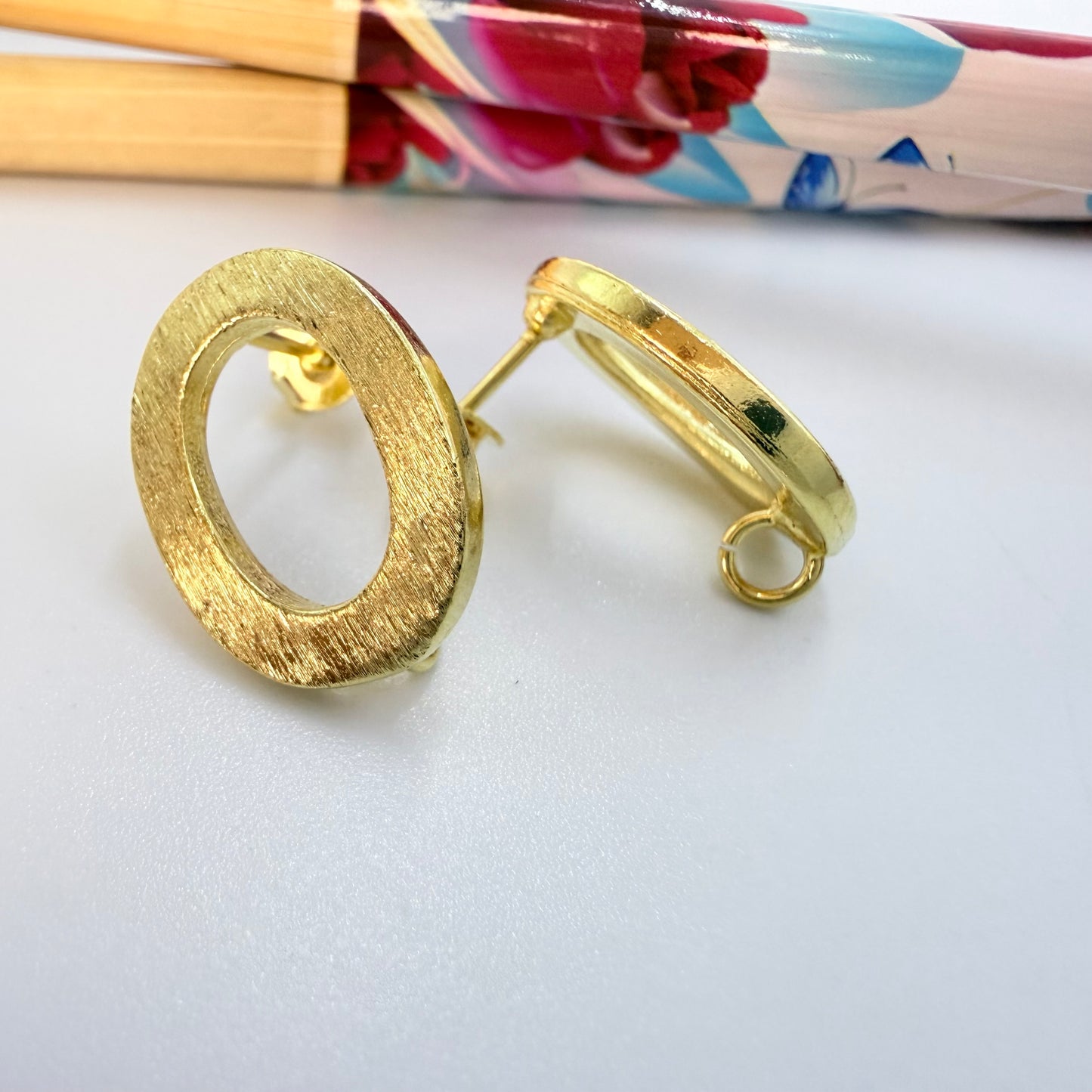 Joyas por Mayor Joyas Bañadas en Oro por Mayor Insumos para Joyas BO116 Base de Aro Ovalada Calada Argolla Posterior 18 x 13 mm Espesor 2.2 mm Base de Aro Baño Oro