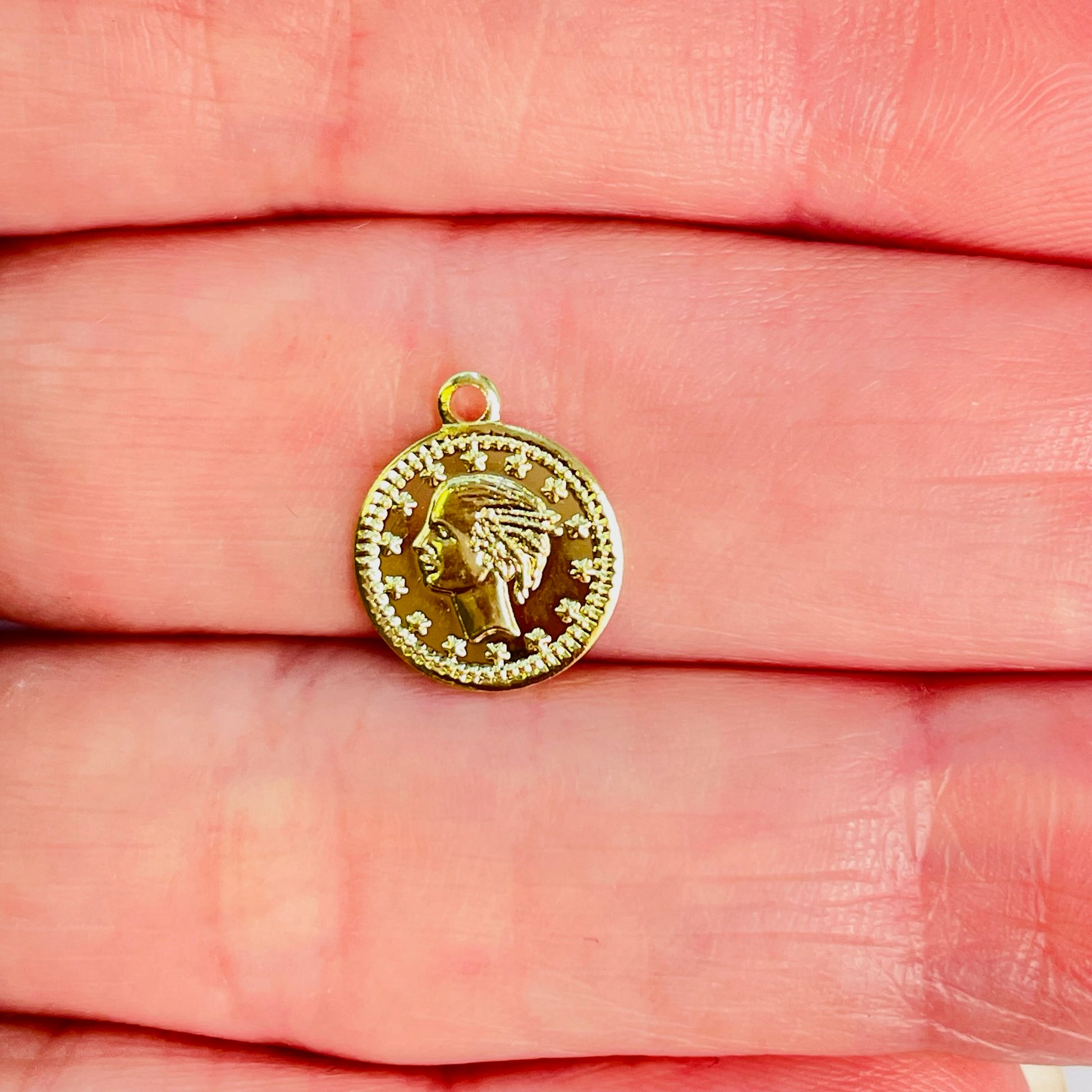 Joyas por Mayor Joyas Bañadas en Oro por Mayor Insumos para Joyas FO1194 Colgante Mini Moneda Lira Doble Faz Diá. 8 mm más argollita Espesor 1 mm Figura Baño Oro