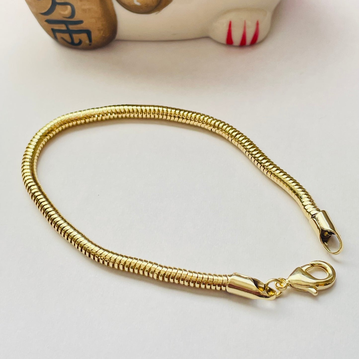 PO18 Pulsera Tipo Pandora Espesor 3 mm Largo 17.7 cm Pulsera Baño Oro Pulseras hecho de Bronce Bañado en Oro 18K Joyas Bañadas en Oro