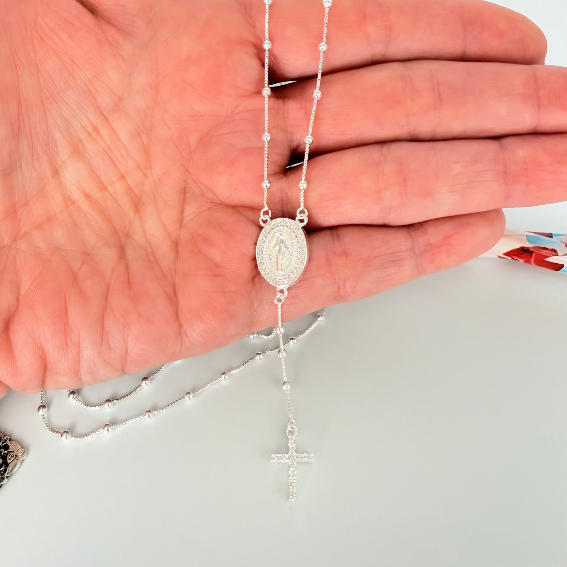 CP234 Rosario Virgen de los milagros Borde con mini circones 14x1 mm Cadena veneciana bolitas de 2 mm 60 cm Largo cascada 5.5 mm cruz con circones 10x8 mm Collar Terminado Baño Plata