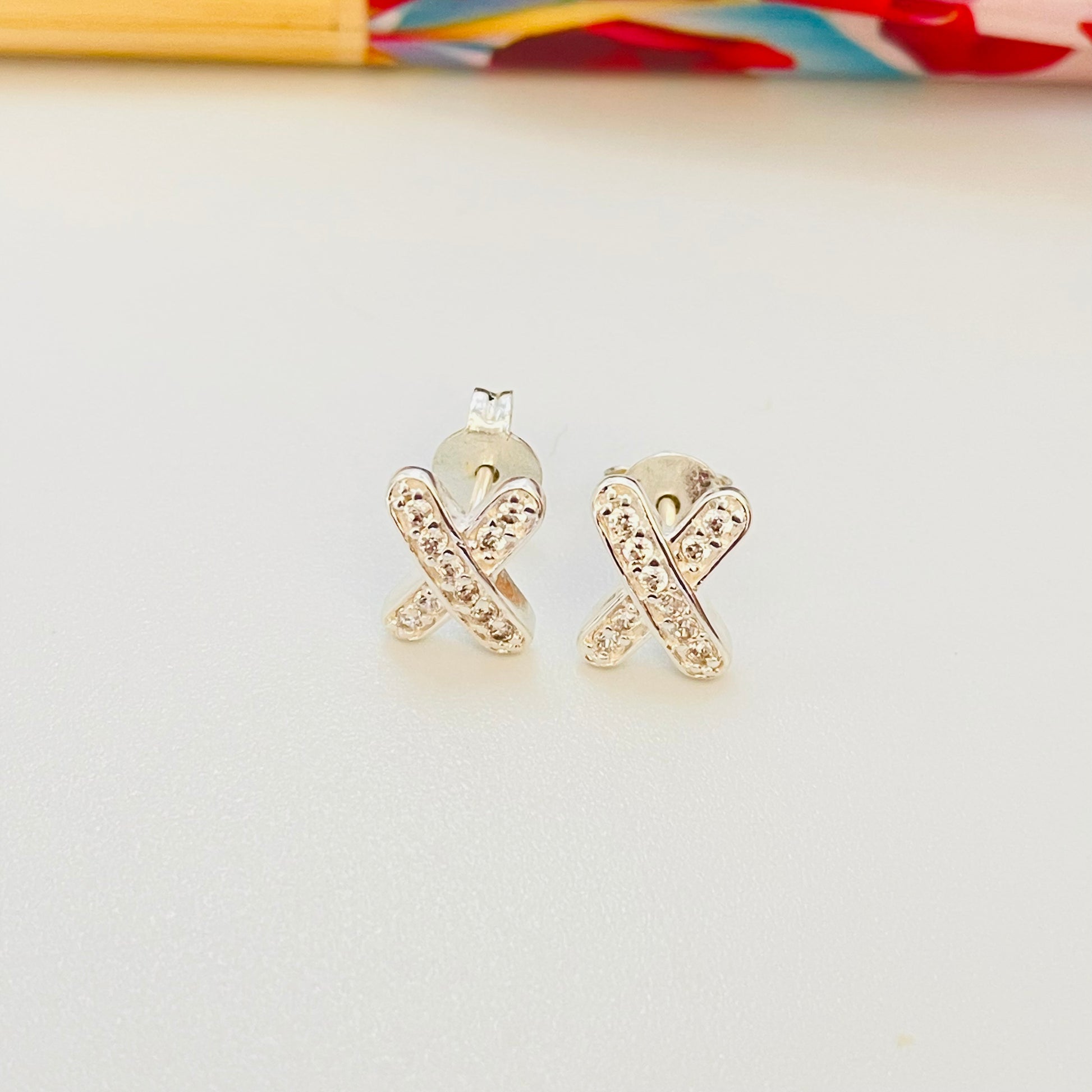 XP406 Aro en Cruz con circones 10 x 7 mm espesor 2 mm Aro Baño Plata Aros Bañados hecho de Bronce Bañado en Plata 50 ml Joyas Bañadas en Plata