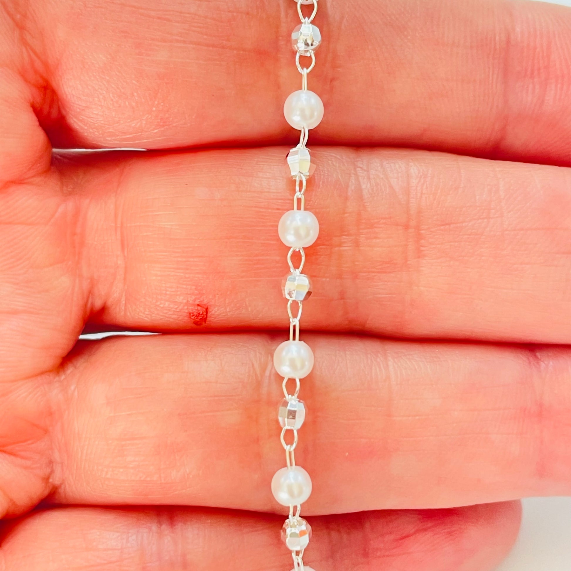 Joyas por Mayor Joyas Bañadas en Plata por Mayor Insumos para Joyas PP25 Pulsera Perlas diá. 3.5 mm y bolitas facetadas 2.8 mm Largo 17.5 cm más extensor con terminal mini corazón Pulsera Baño Plata