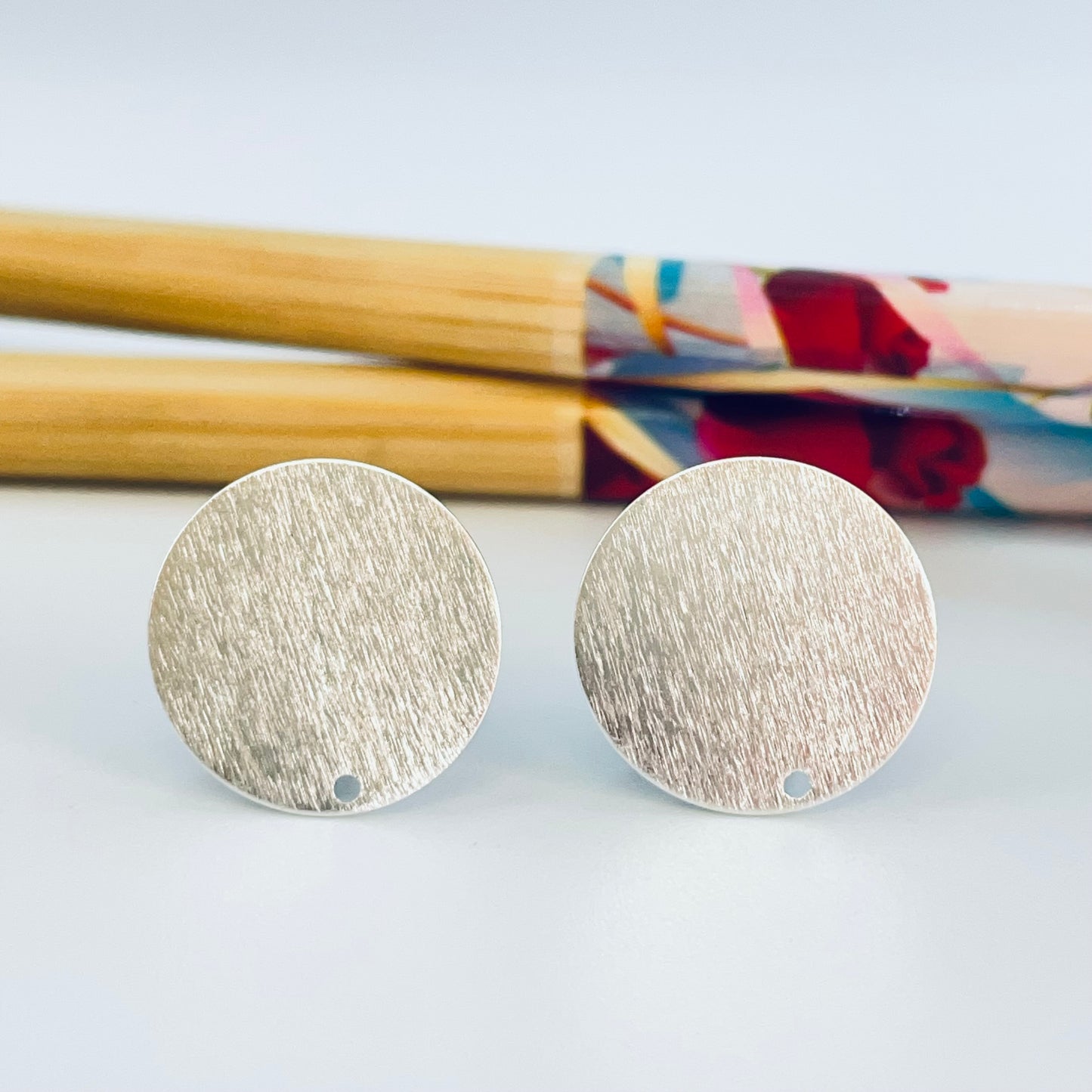 BP81 Redondo lijado con boche de presión perforación inferior 15 mm Base de Aro Baño Plata Bases de Aros Bañadas en oros y Plata hecho de Bronce Bañado en Plata 50 ml