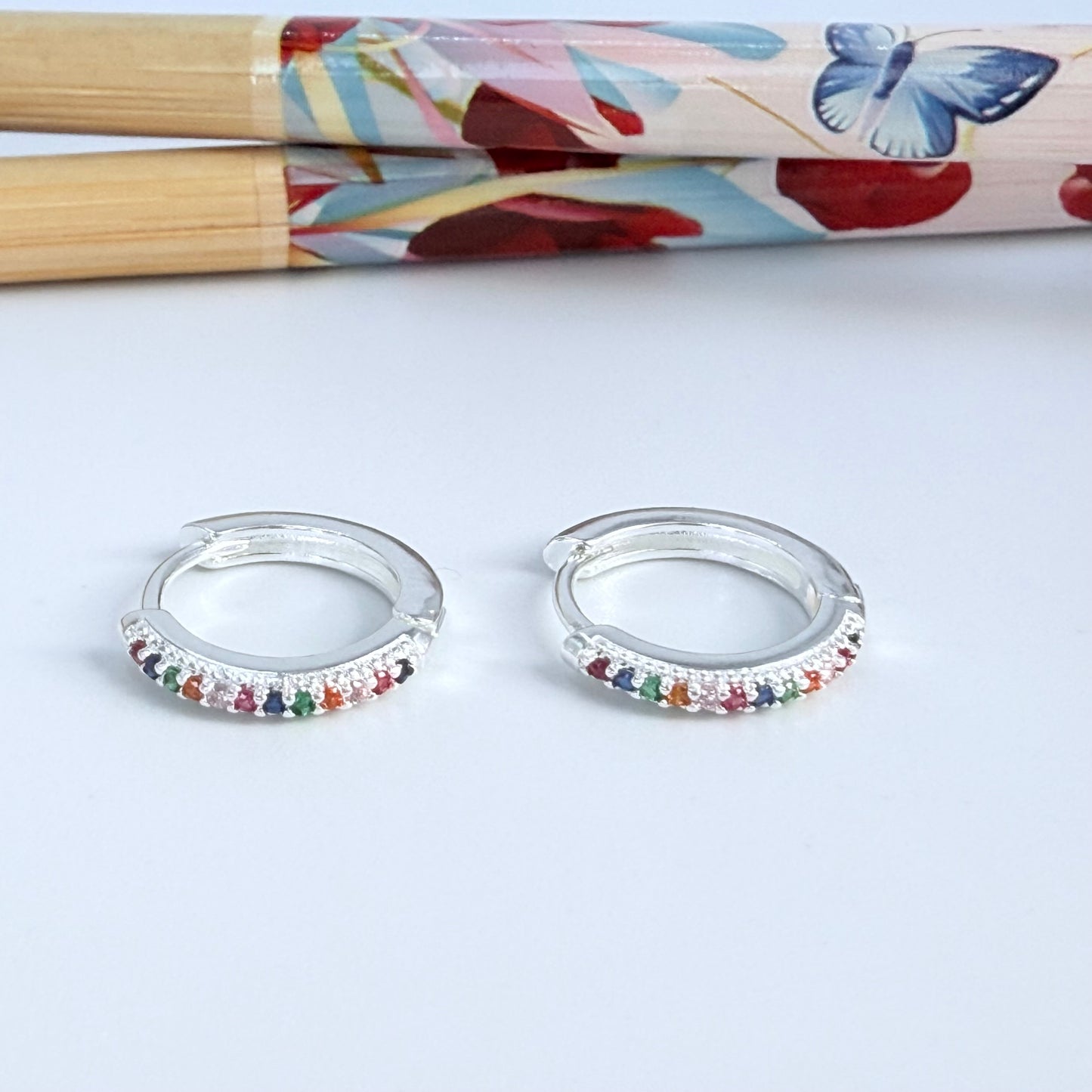 Joyas por Mayor Joyas Bañadas en Plata por Mayor Insumos para Joyas XP558 Aro Argolla Presión circones de colores diá. 14 mm Ancho y Espesor 2 mm Aro Baño Plata