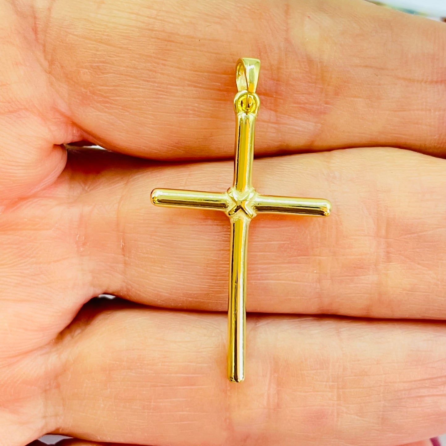 FO1217 Colgante Cruz 31 x 19 mm más valier de 6 mm Espesor Ancho 2 mm Espesor 1.5 mm Figura Baño Oro