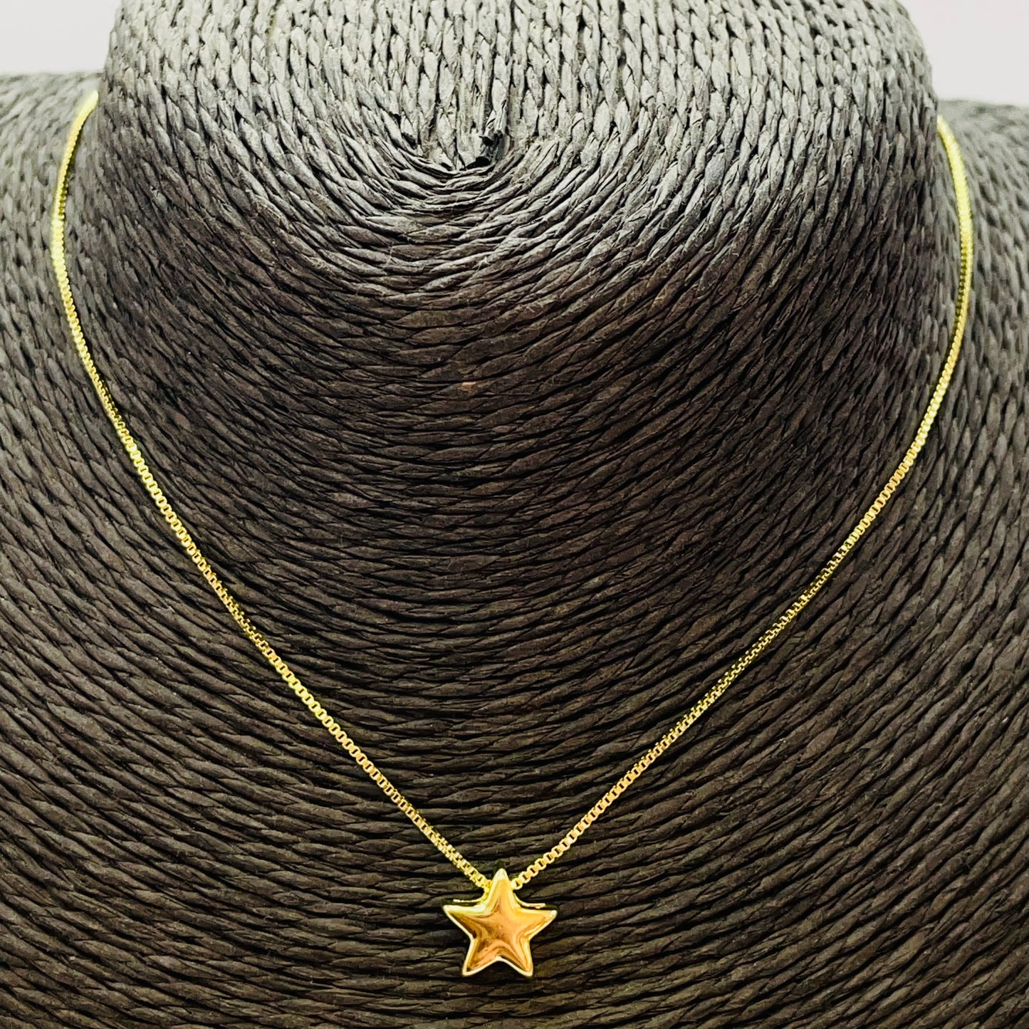 CO184 Collar con Estrella pasada Cadena veneciana 1 mm Estrella doble faz lisa y martelada 10 mm espesor 4 mm Largo 40 cm más extensor 6 cm  Collar Terminado Baño Oro