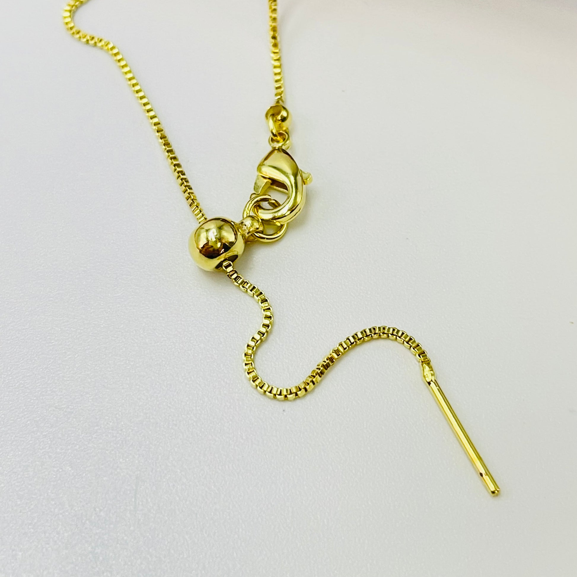 Joyas por Mayor Joyas Bañadas en Oro por Mayor Insumos para Joyas CO209 Cadena Veneciana de 1mm con bolita con silicona y palito Cadena Terminada Baño Oro