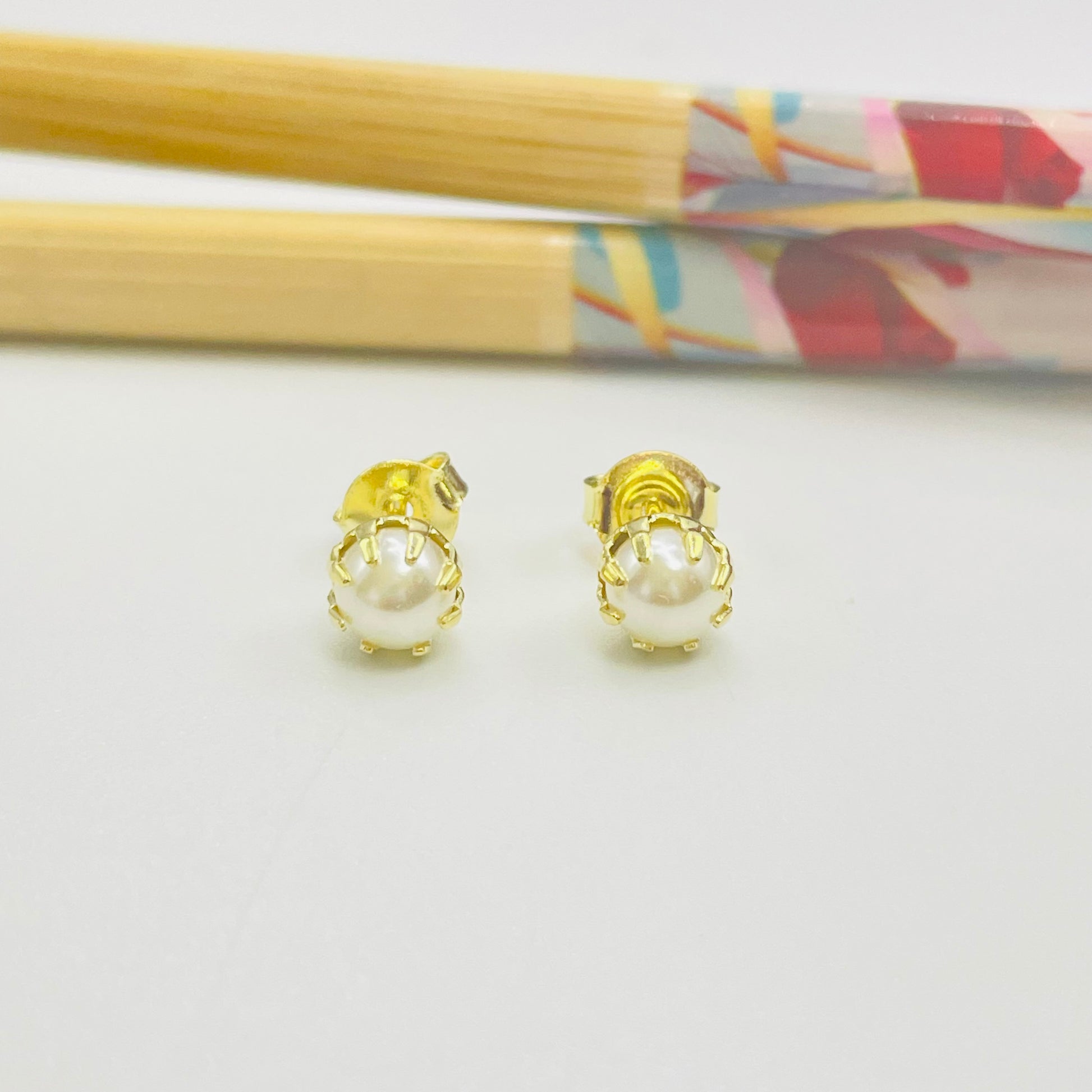 XO162 Aro Perla dia. 5 mm con tope cerrado Aro Baño Oro Aros Bañados en Oro y Plata hecho de Bronce Bañado en Oro 18K Joyas Bañadas en Oro