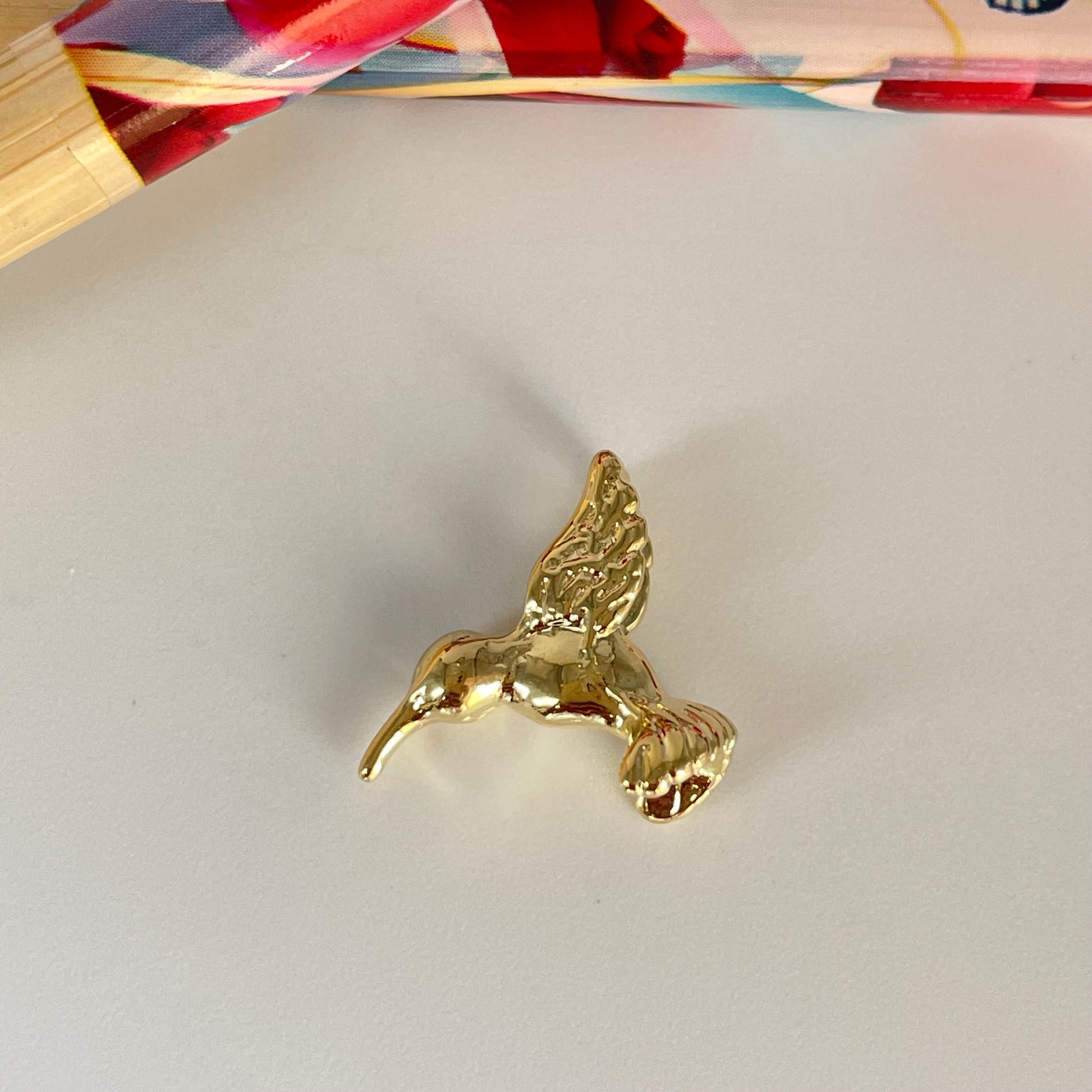 FO1141 Colgante Colibrí 15 x 15 mm Espesor 4 mm Figura Baño Oro Figuras Bañadas hecho de Bronce Bañado en Oro 18K Joyas Bañadas en Oro