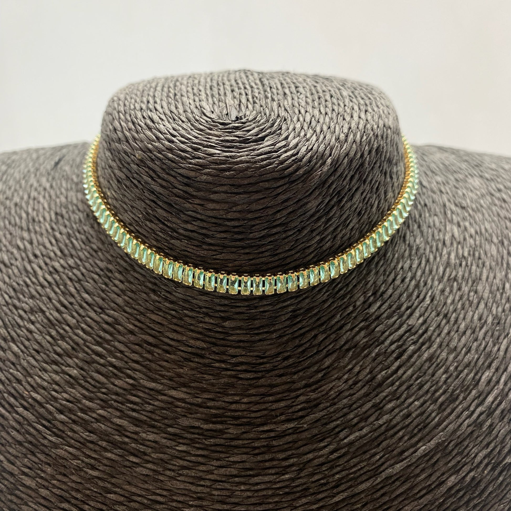 CO197 Collar Chocker Cristales Verde Light Baguette Largo 30 cm más Extensor de 10 cm Ancho 4.5 mm Espesor 2.8 mm Collar Terminado Baño Oro Pulseras Bañadas hecho de Bronce Bañado en Oro 18K Joyas Bañadas en Oro