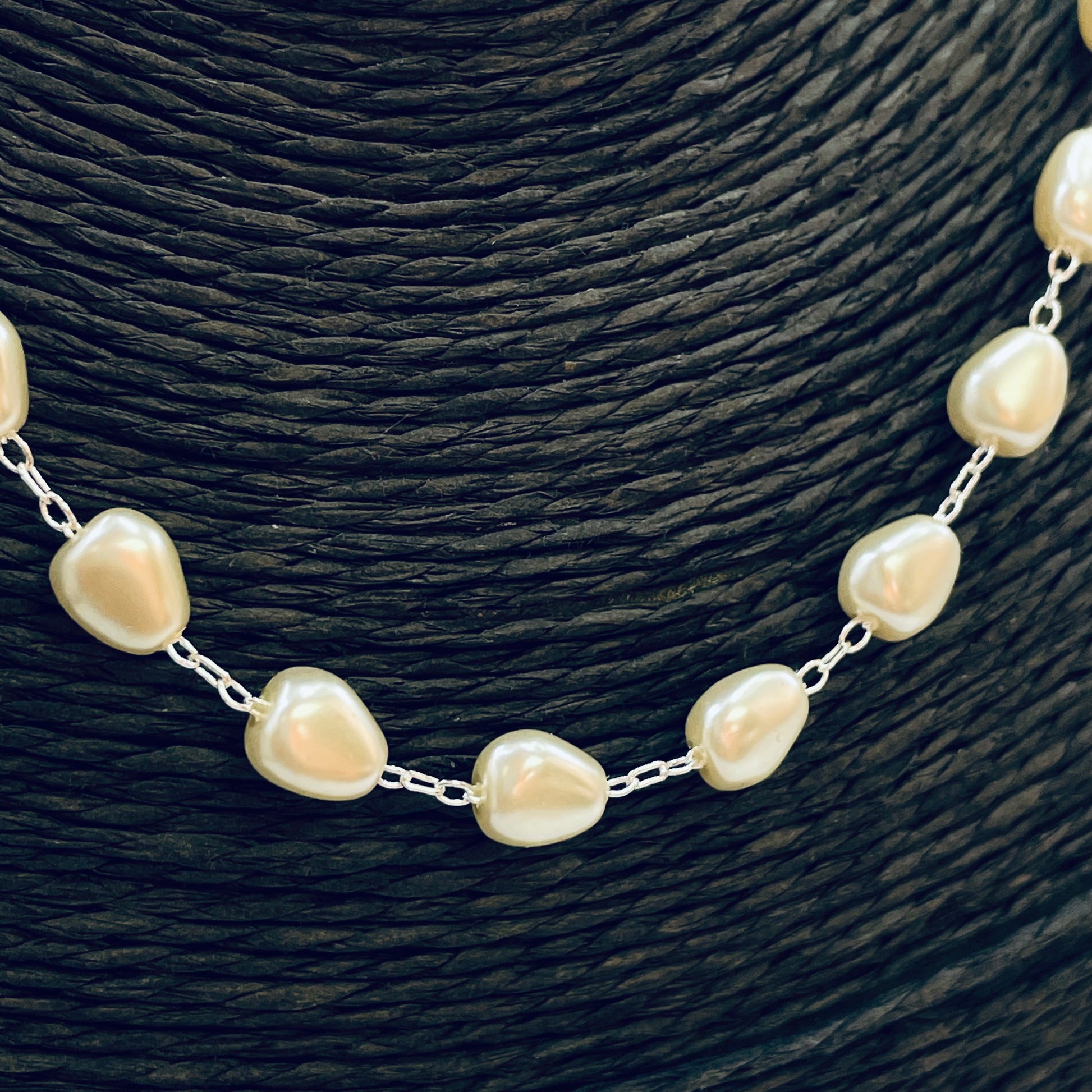 Joyas por Mayor Joyas Bañadas en Plata por Mayor Insumos para Joyas CP220 Collar Chocker Perlas tipo Gota 8 x 6 mm Largo 37 cm más extensor de 6 cm Terminal Corazón Collar Terminado Baño Plata