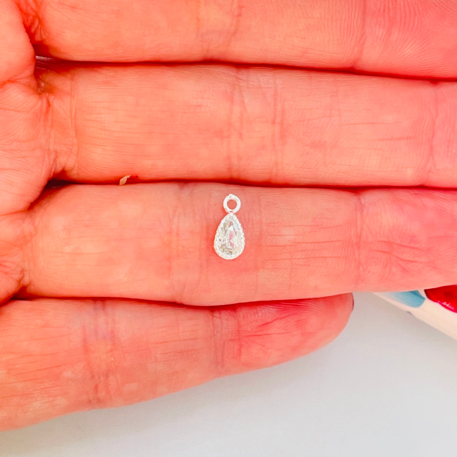 FP381 Punto Luz Gota 8 x 3 mm Figura Baño Plata Figuras Bañadas en Oro y Plata hecho de Bronce Bañado en Plata 50 ml