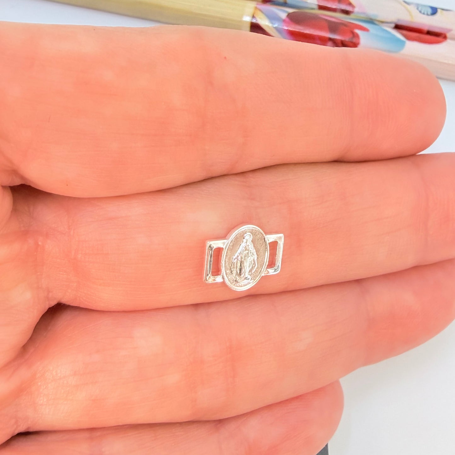 Joyas por Mayor Joyas Bañadas en Plata por Mayor Insumos para Joyas FP1251 Eslabón para pulsera Virgen de los Milagros doble faz 10 x 6.5 mm más corchetes 5 x 2.5 mm Espesor 1 mm Figura Baño Plata