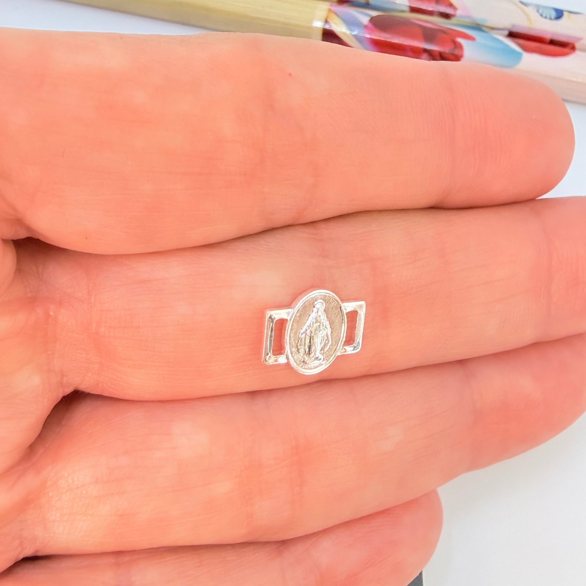 Joyas por Mayor Joyas Bañadas en Plata por Mayor Insumos para Joyas FP1251 Eslabón para pulsera Virgen de los Milagros doble faz 10 x 6.5 mm más corchetes 5 x 2.5 mm Espesor 1 mm Figura Baño Plata