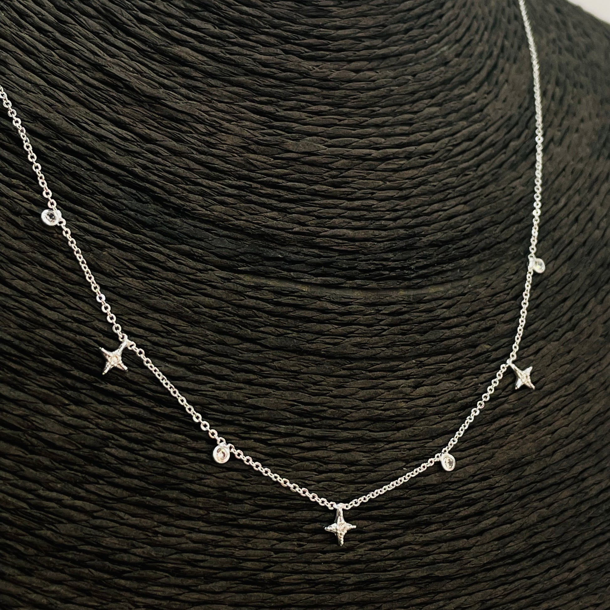 Joyas por Mayor Joyas Bañadas en Plata por Mayor Insumos para Joyas CP215 Collar 3 estrellas 4 puntas 6 mm con microcircon y 4 circones 3 mm Cadena Candado 40 cm más extensor 7 cm con terminal mini circon Collar Terminado Baño Plata