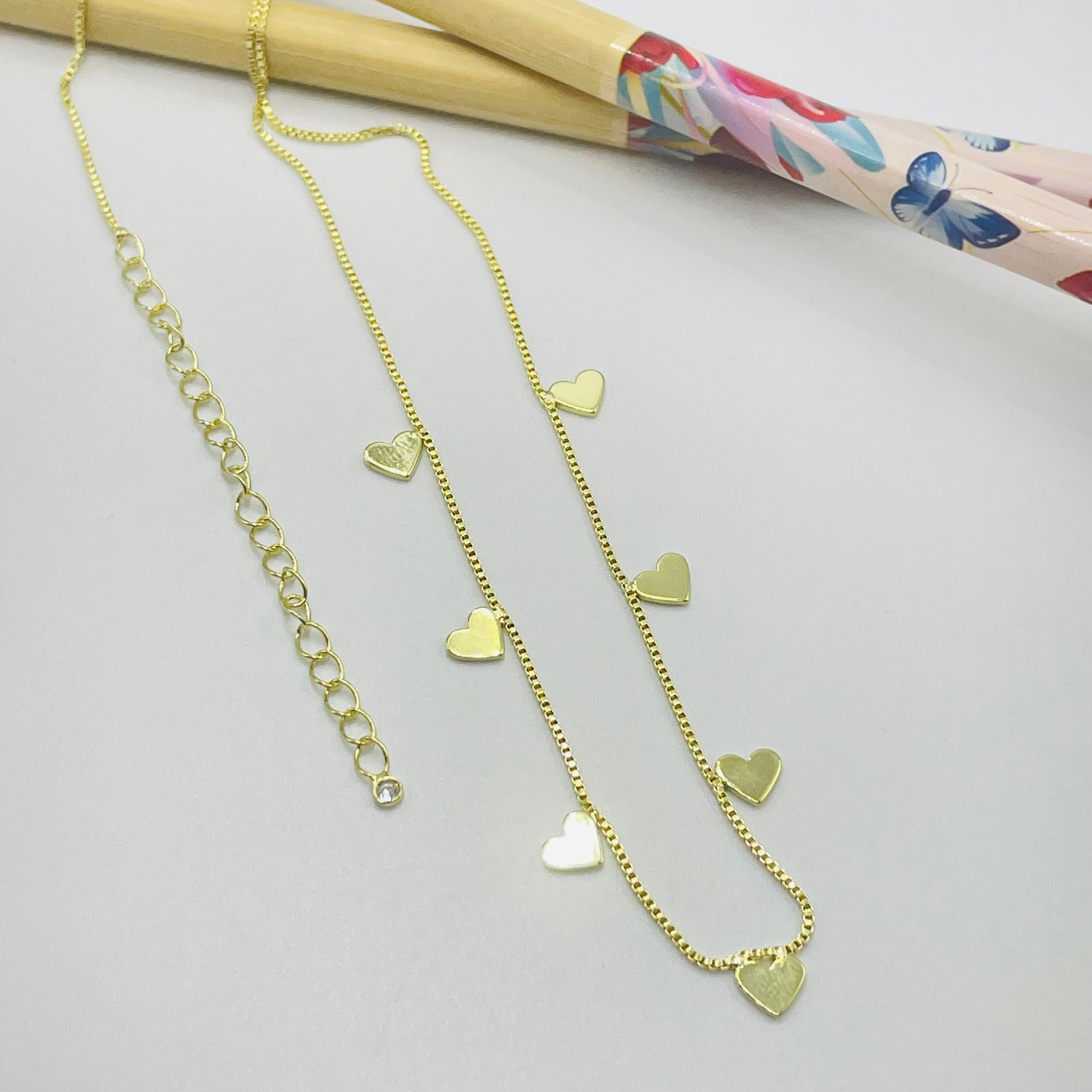Joyas por Mayor Joyas Bañadas en Oro por Mayor Insumos para Joyas CO218 Collar 7 Mini Corazones 6x6 mm Cadena Veneciana Espesor 1 mm Largo 40 cm más extensor 7 cm con terminal mini circón Collar Terminado Baño Oro