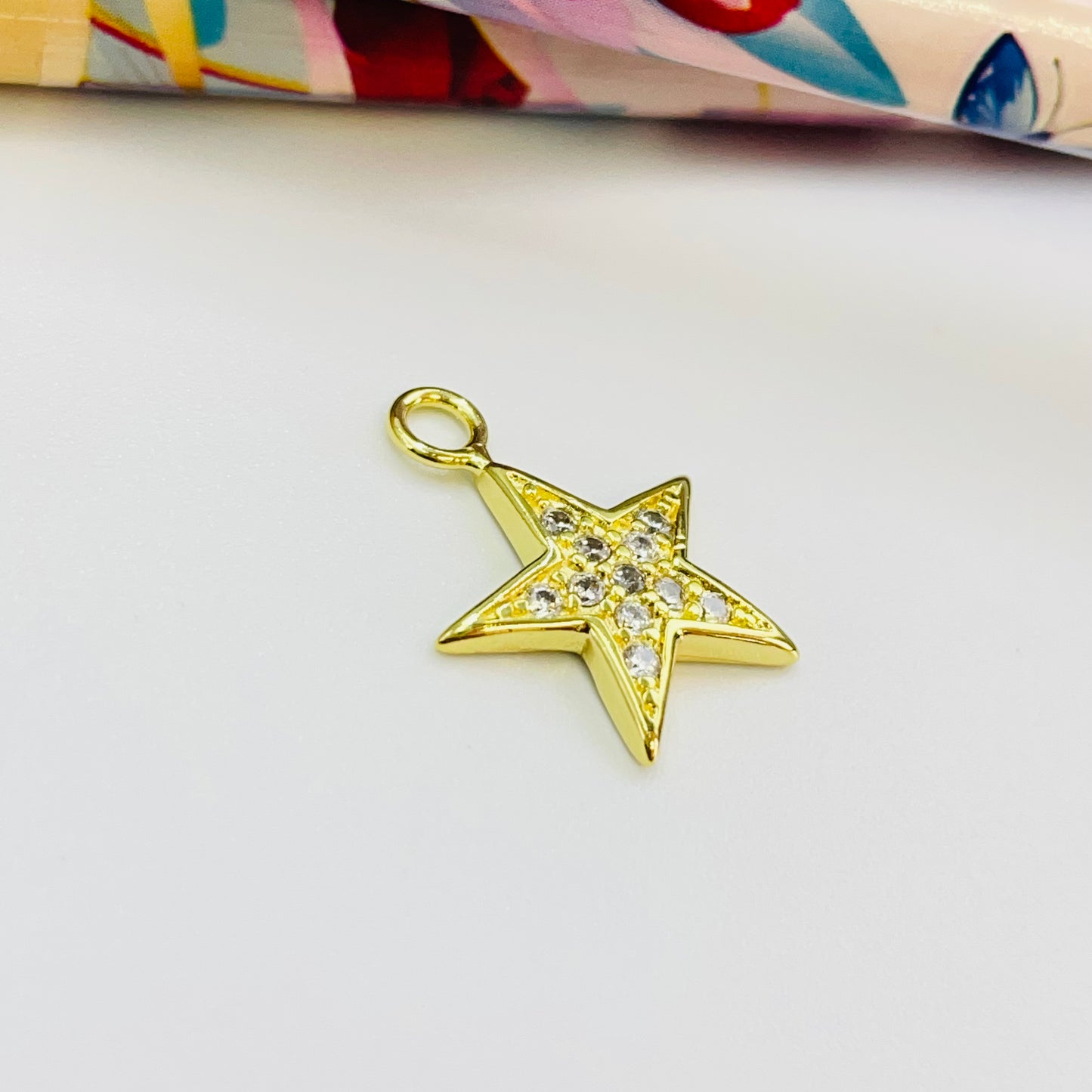 FO1219 Colgante Estrella con Circones 15 x 15 mm más argollita Espesor 1.8 mm Figura Baño Oro